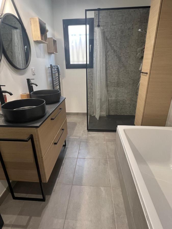 Agreable Villa Recente Au Coeur D'Un Charmant Petit Village Sernhac Kültér fotó