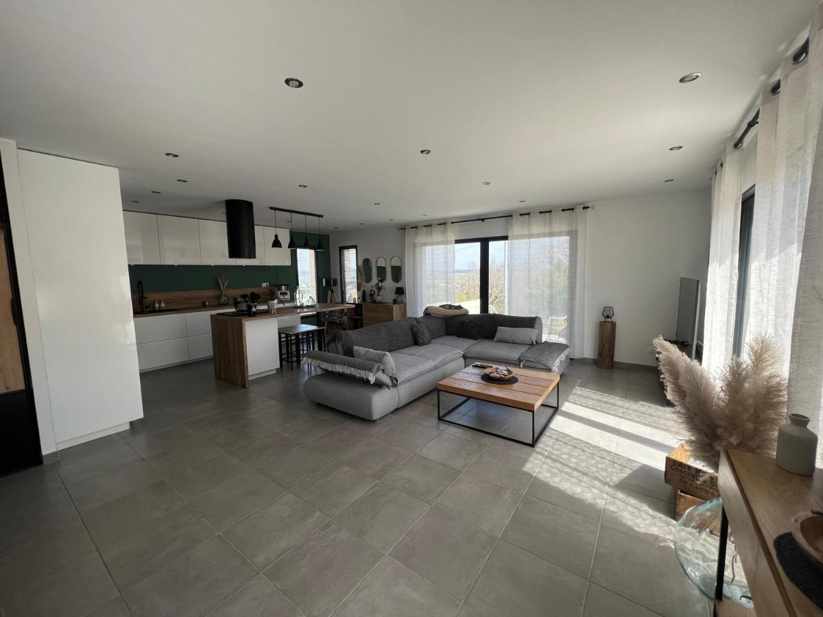 Agreable Villa Recente Au Coeur D'Un Charmant Petit Village Sernhac Kültér fotó