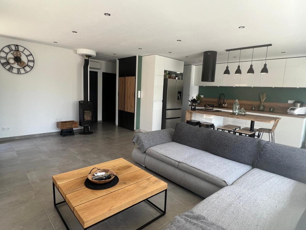 Agreable Villa Recente Au Coeur D'Un Charmant Petit Village Sernhac Kültér fotó