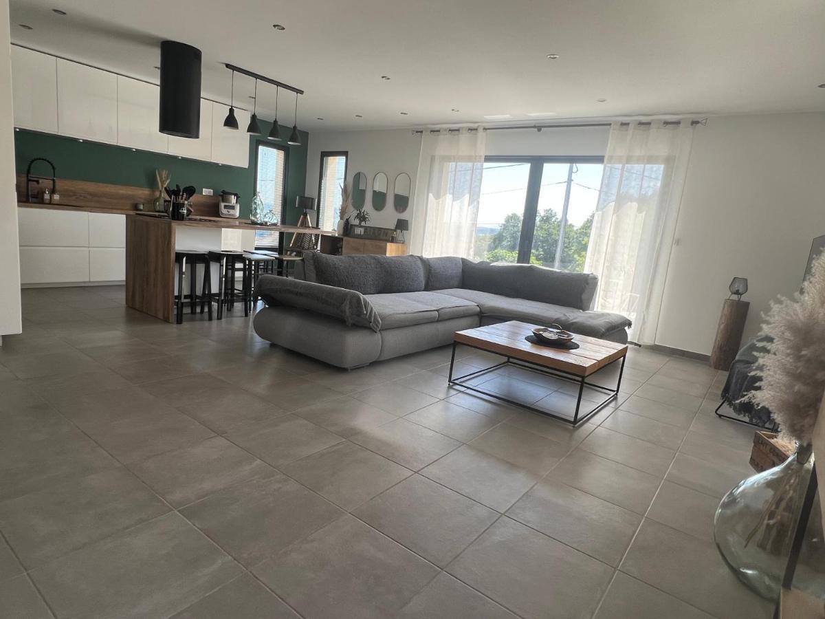 Agreable Villa Recente Au Coeur D'Un Charmant Petit Village Sernhac Kültér fotó