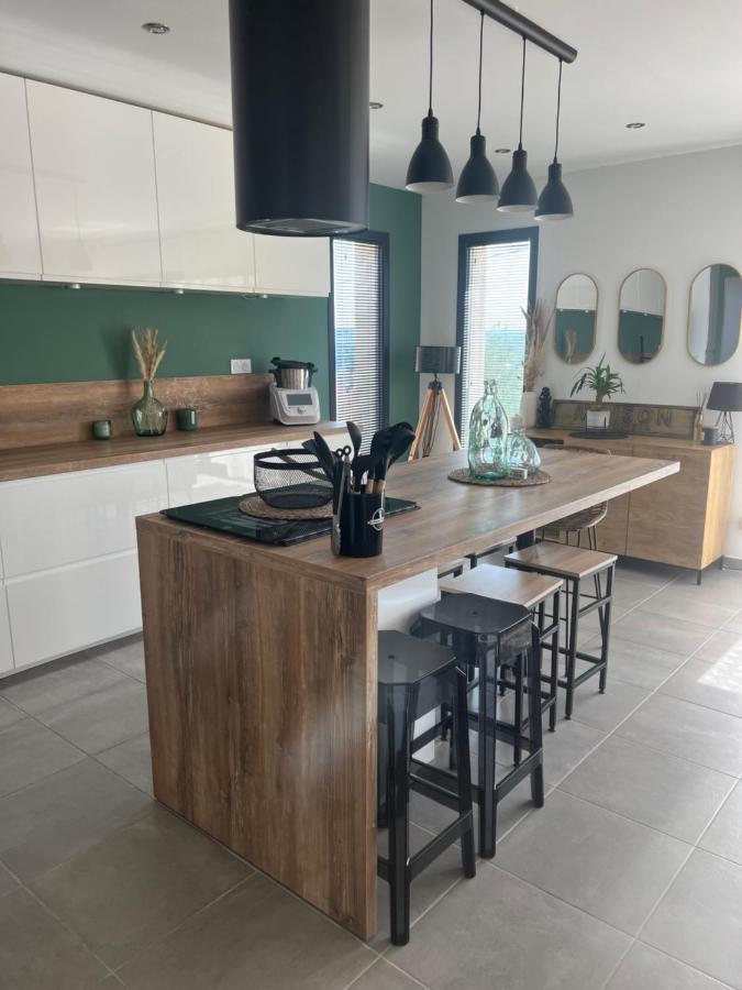 Agreable Villa Recente Au Coeur D'Un Charmant Petit Village Sernhac Kültér fotó