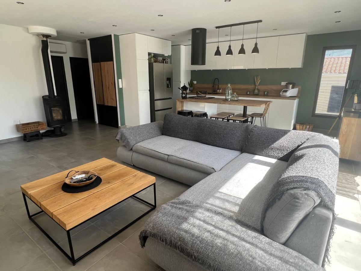Agreable Villa Recente Au Coeur D'Un Charmant Petit Village Sernhac Kültér fotó