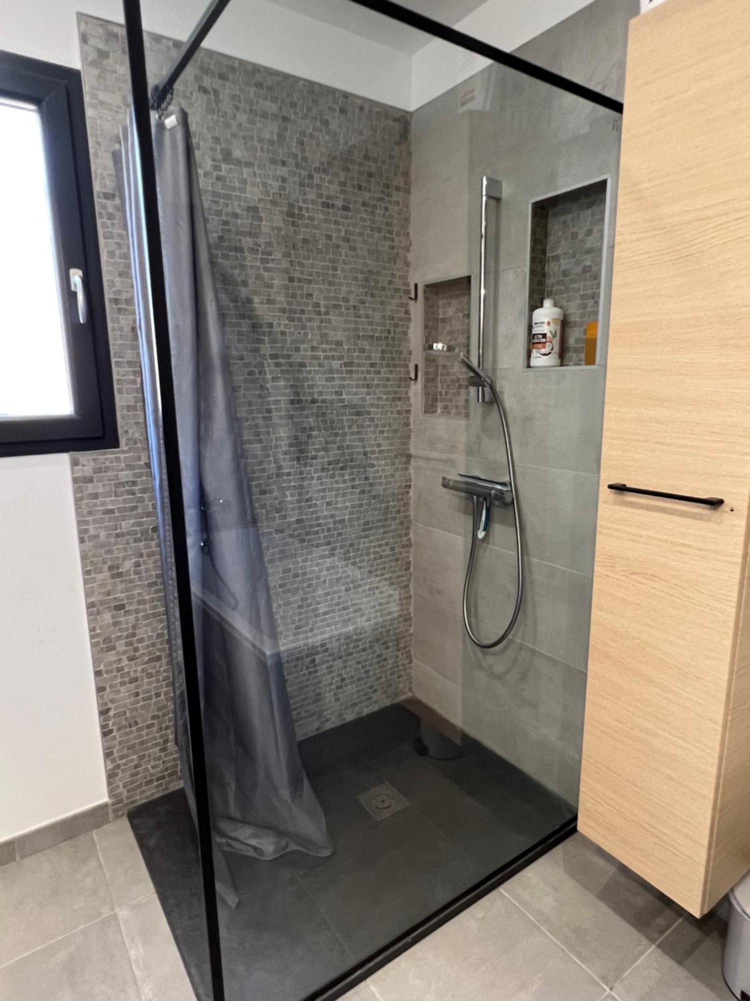 Agreable Villa Recente Au Coeur D'Un Charmant Petit Village Sernhac Kültér fotó